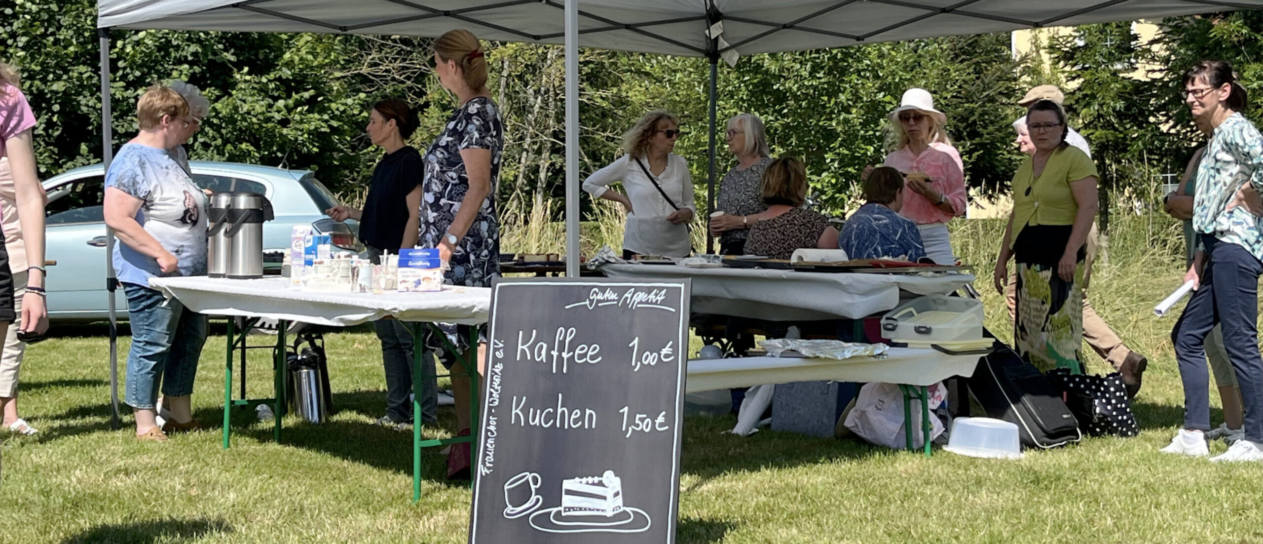 Kuchenbasar zum Feuerwehrfest in Wolteritz